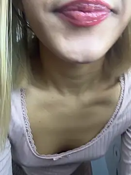 SweetBunnyGF online show from December 21, 11:01 pm