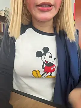 SweetBunnyGF online show from March 4, 9:54 pm