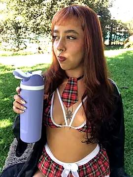 AliceMrtnz online show from November 8, 8:29 pm