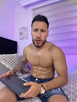 Thiago Hill online show from June 21, 3:09 am