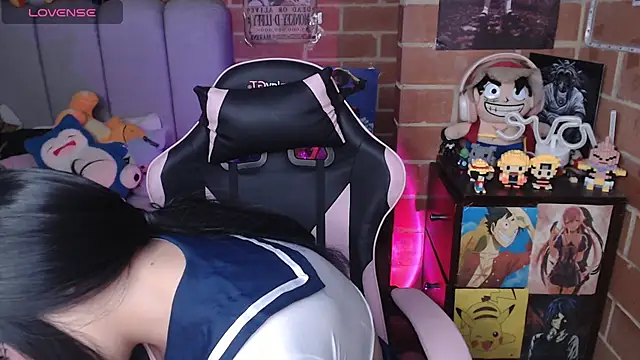  alexa19pretty  online show from July 16, 7:20 pm