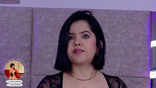 Snapshot of Martina-Roberts- chatting on October 23, 4:01 am Martina-Roberts- online show from October 23, 4:01 am