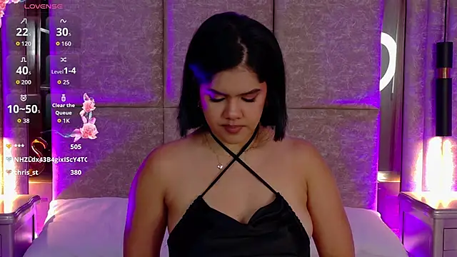 Snapshot of Martina-Roberts- chatting on October 29, 4:15 am Martina-Roberts- online show from October 29, 4:15 am