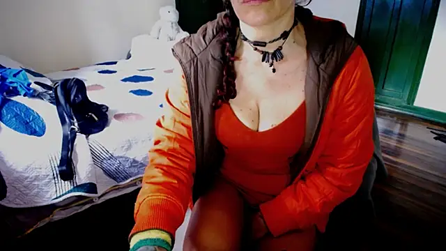 Snapshot of fenix_colette chatting on May 20, 1:50 pm fenix colette online show from May 20, 1:50 pm