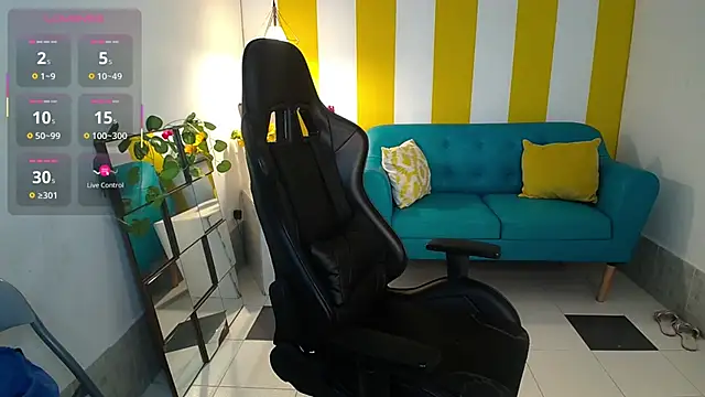 Snapshot of _alina_9 chatting on September 19, 5:13 pm alina 9 online show from September 19, 5:13 pm