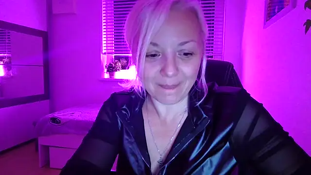 Linsy Kim online show from October 28, 7:38 pm