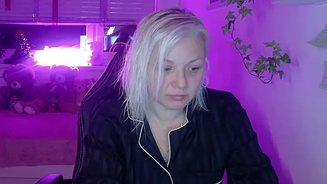 Linsy Kim online show from January 9, 6:42 pm