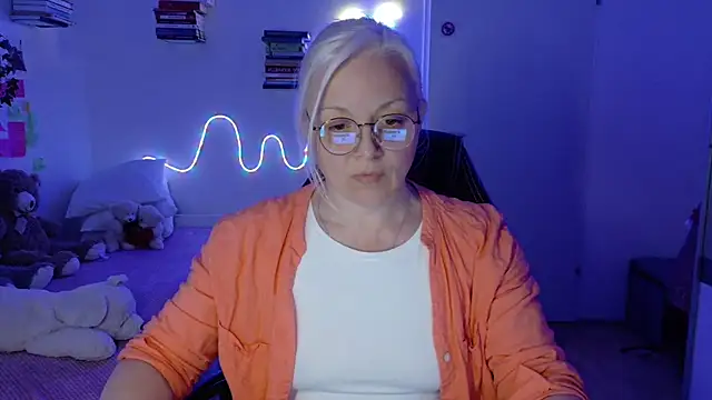 Linsy Kim online show from April 25, 6:49 pm