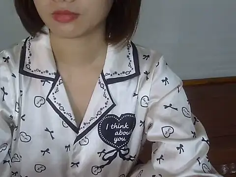 anna-sweet69 online show from December 2, 3:23 am