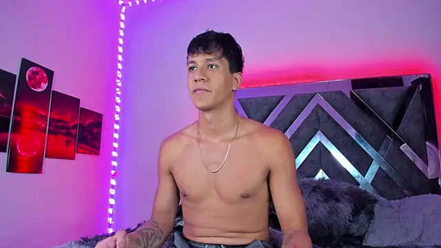 Snapshot of Robertmiller21 chatting on September 25, 5:00 am Robertmiller21 online show from September 25, 5:00 am