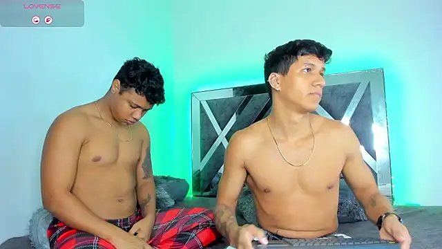 Snapshot of Robertmiller21 chatting on February 17, 12:40 am Robertmiller21 online show from February 17, 12:40 am