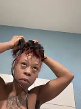 Snapshot of Tishrella6 chatting on November 29, 9:18 pm Tishrella6 online show from November 29, 9:18 pm