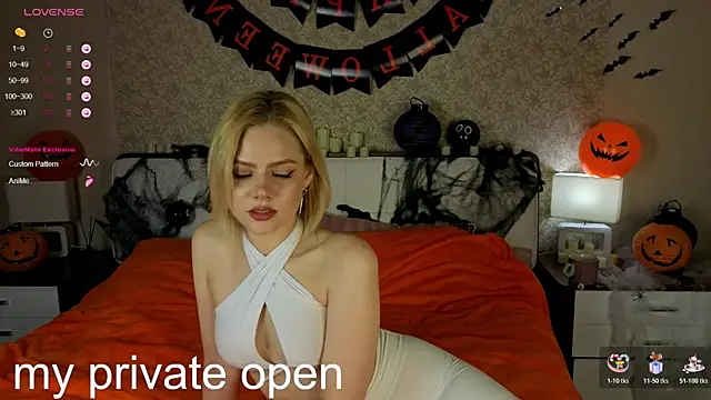 Snapshot of Brittney_Shaw chatting on October 24, 2:35 pm Brittney Shaw online show from October 24, 2:35 pm