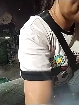 venu00 online show from November 16, 5:35 am