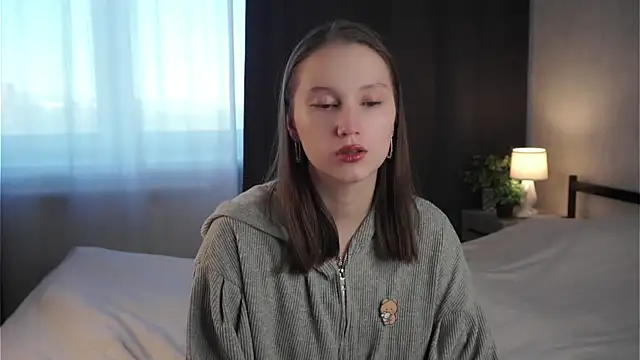 MelaniSeiver online show from June 18, 1:06 am
