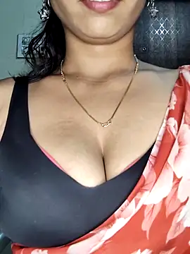 Snapshot of Savita2310 chatting on December 4, 6:05 pm Savita2310 online show from December 4, 6:05 pm