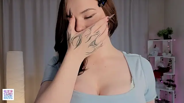 ThuBoppre online show from October 12, 5:34 pm