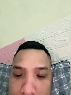 letruong6879 online show from September 22, 11:34 am