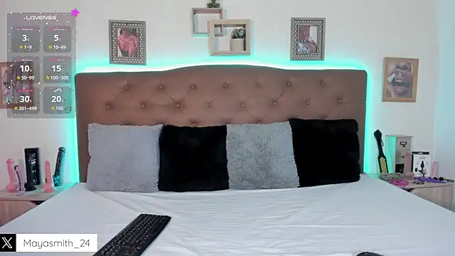 MAYASMITH   online show from January 8, 2:25 am