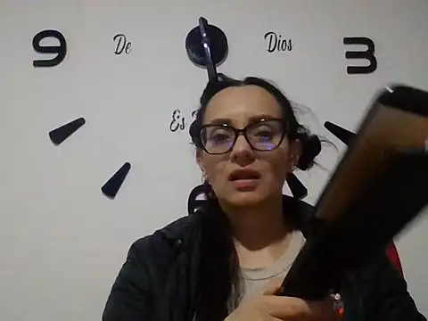 Snapshot of sarita_star chatting on November 28, 10:23 pm sarita star online show from November 28, 10:23 pm