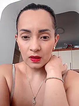 Snapshot of sarita_star chatting on April 14, 4:24 pm sarita star online show from April 14, 4:24 pm