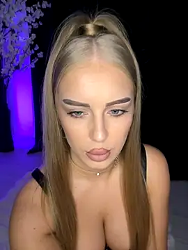 Snapshot of AubrieleRouj1 chatting on September 22, 3:25 pm AubrieleRouj1 online show from September 22, 3:25 pm