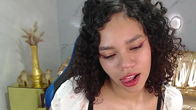 Snapshot of Canela_s1 chatting on October 17, 8:33 pm Canela s1 online show from October 17, 8:33 pm
