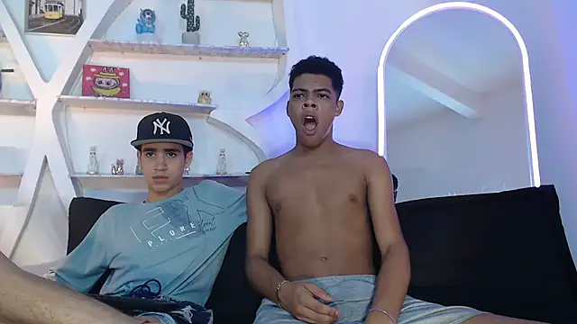 PRETTY FEM online show from September 19, 1:45 pm