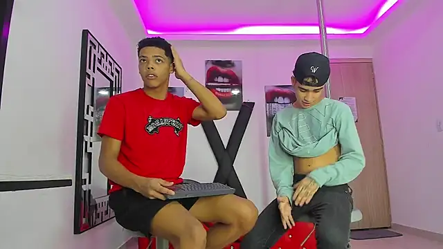 PRETTY FEM online show from October 14, 1:34 pm