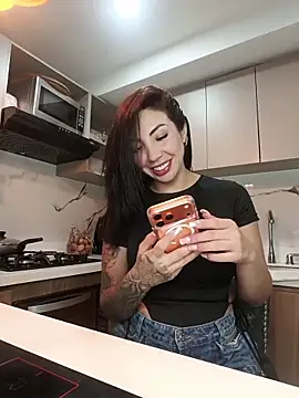 Sarahlove 90 online show from February 15, 2:30 am