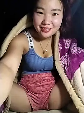 lylylove online show from February 3, 1:37 am