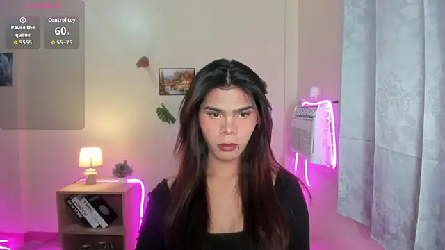 Snapshot of dianne_swift chatting on October 29, 5:04 pm dianne swift online show from October 29, 5:04 pm