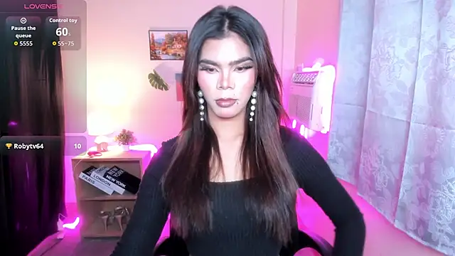 Snapshot of dianne_swift chatting on November 3, 1:34 pm dianne swift online show from November 3, 1:34 pm