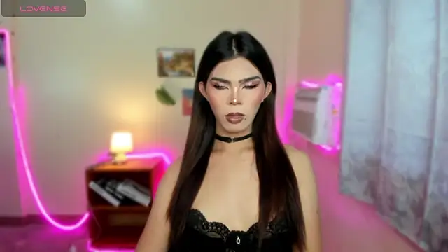 Snapshot of dianne_swift chatting on November 25, 3:06 am dianne swift online show from November 25, 3:06 am