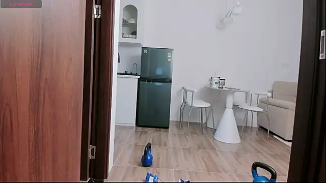 strawberry-ni online show from October 19, 10:16 am