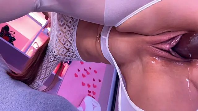 Snapshot of Crystallana chatting on November 4, 8:24 am Crystallana online show from November 4, 8:24 am