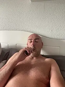 Richmcgee online show from May 1, 3:16 pm