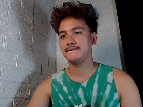 Snapshot of Tempting_jon chatting on April 2, 3:59 am Tempting jon online show from April 2, 3:59 am