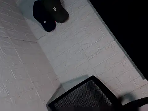 Snapshot of Tempting_jon chatting on April 5, 2:31 am Tempting jon online show from April 5, 2:31 am