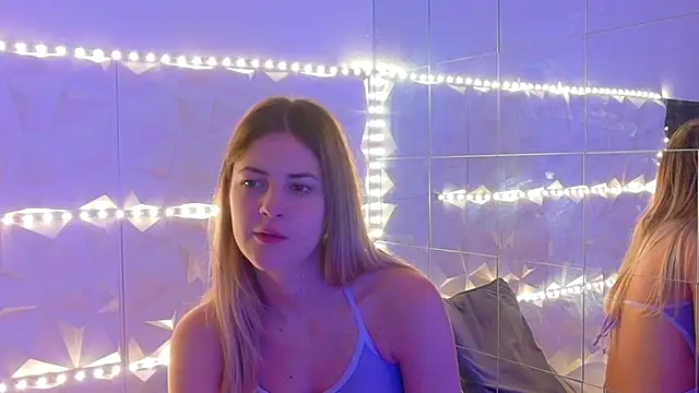 Snapshot of Aishha_ chatting on November 10, 6:01 am Aishha online show from November 10, 6:01 am