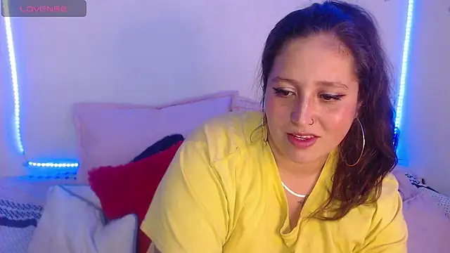nahomy jonhs online show from October 13, 3:39 am