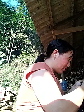 miss-su online show from February 21, 9:10 am