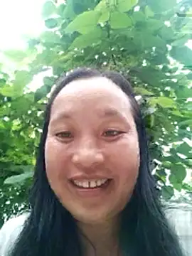 miss-su online show from April 23, 9:19 am