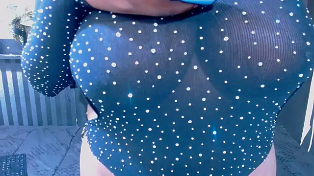 Snapshot of DarkQueen25x chatting on November 8, 10:41 pm DarkQueen25x online show from November 8, 10:41 pm