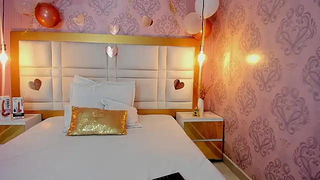 Snapshot of Briana_24 chatting on November 8, 7:23 pm Briana 24 online show from November 8, 7:23 pm