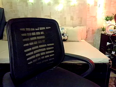 Snapshot of fairy_princess chatting on October 3, 9:01 pm fairy princess online show from October 3, 9:01 pm