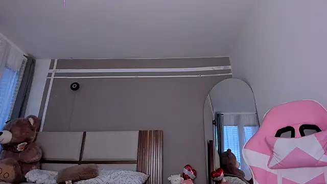 EmystarX online show from March 6, 11:12 pm