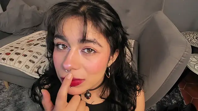 flower smith  online show from February 28, 12:17 pm