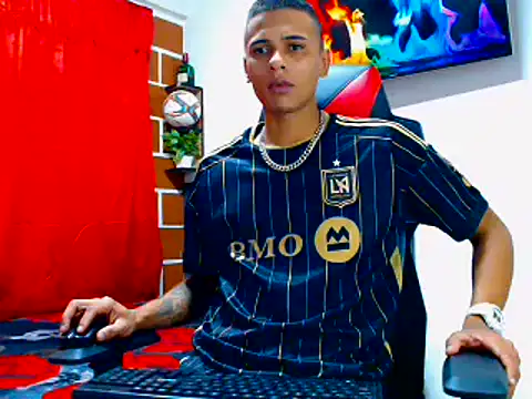 Snapshot of cristian_tayron1 chatting on June 29, 12:28 am cristian tayron1 online show from June 29, 12:28 am