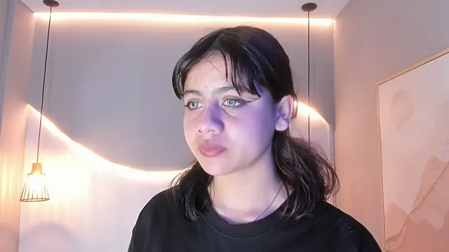 Julieth brown  online show from October 15, 7:47 pm